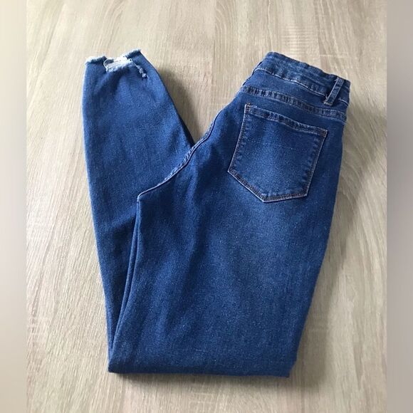 NWOT … BYFBM “Size: S - 6” Distressed Button-Fly Jeans - Picture 1 of 6